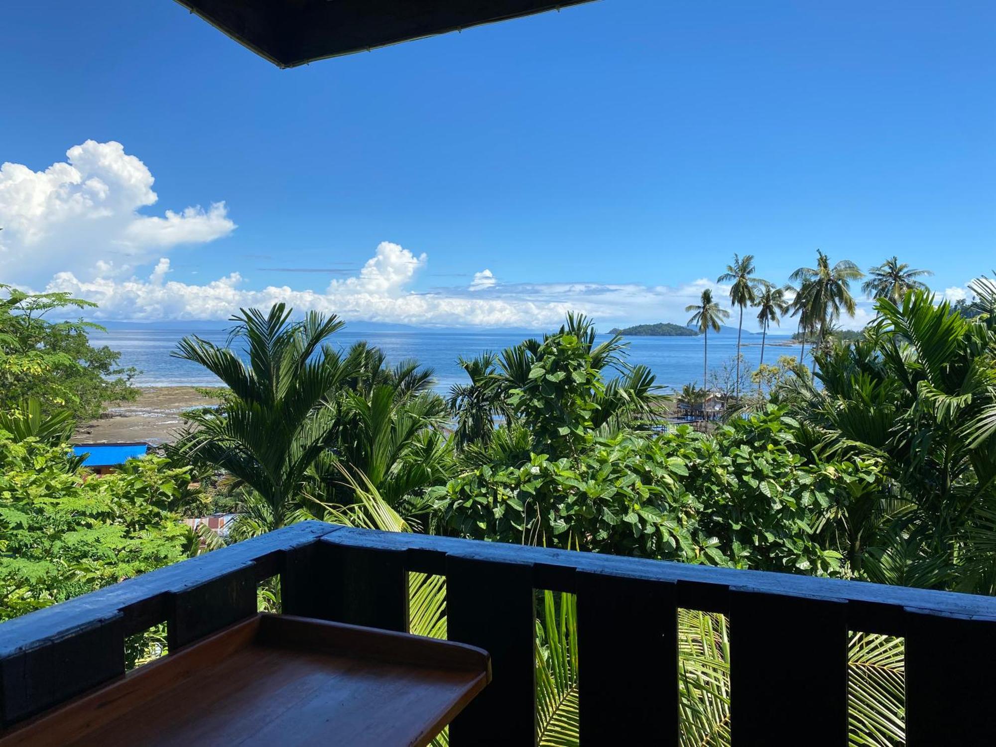 Raja Ampat Family Guest House Saonek Екстер'єр фото